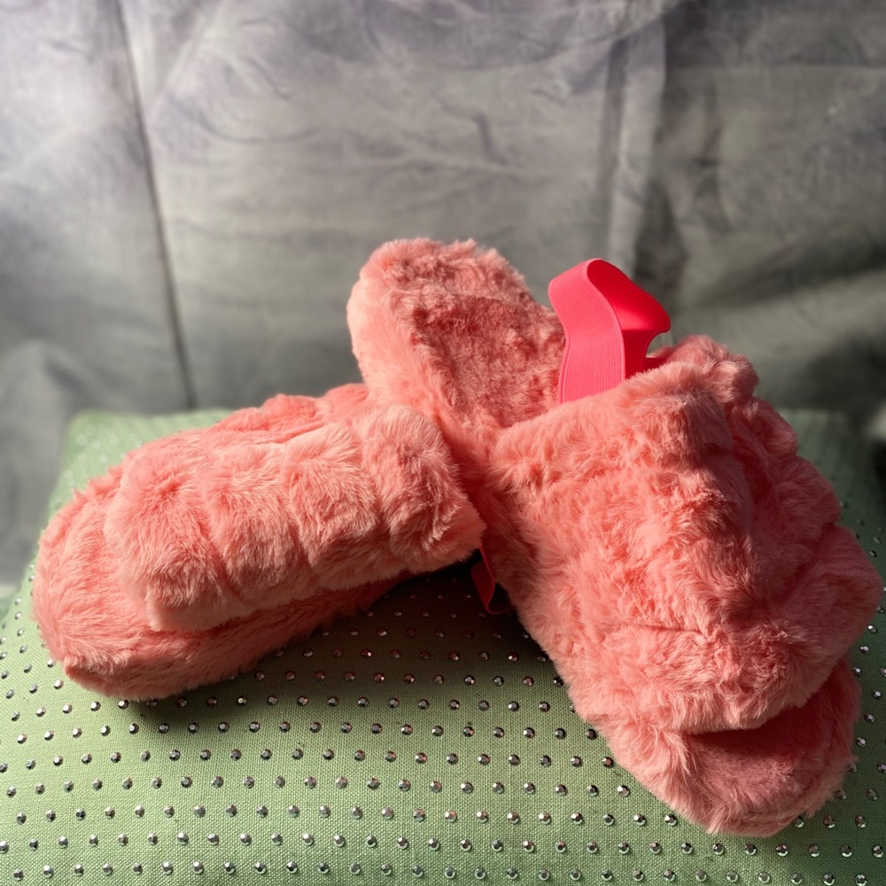 The Fluffy Slide - Picture 6 of 14